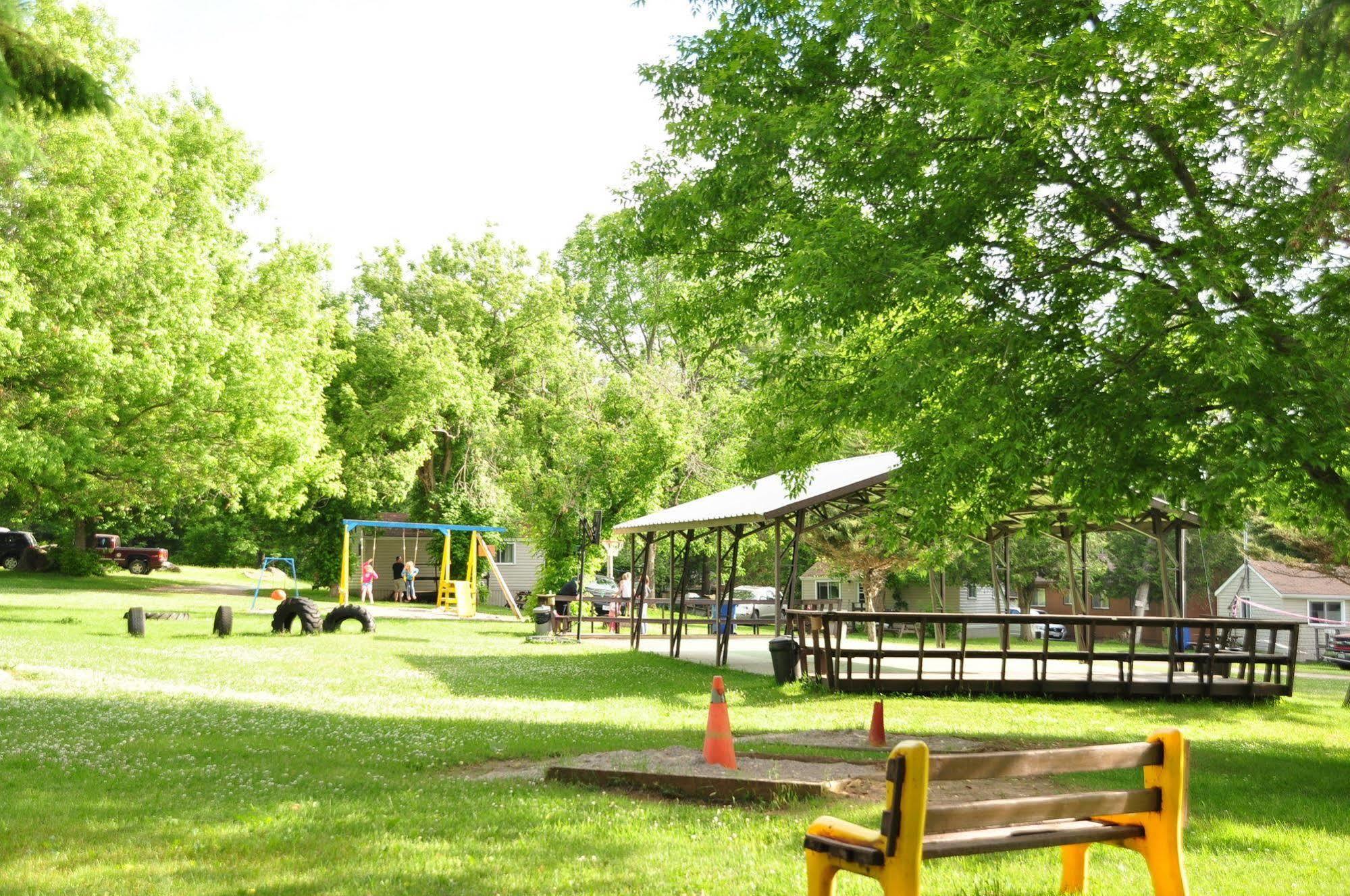 Lake Dalrymple Resort Lagoon City Zewnętrze zdjęcie