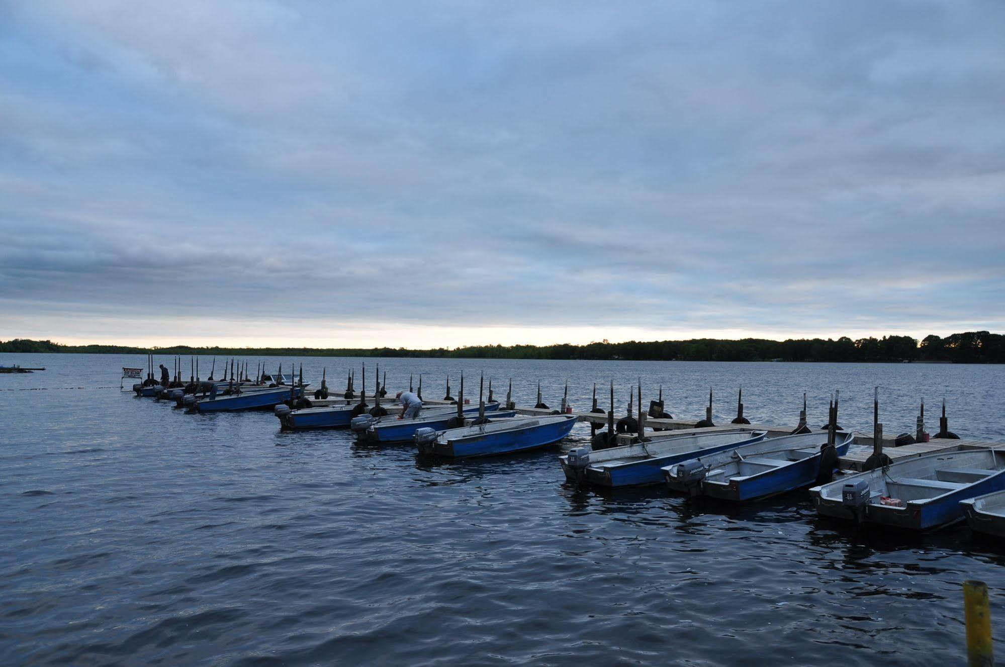 Lake Dalrymple Resort Lagoon City Zewnętrze zdjęcie